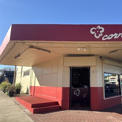 Corner 33