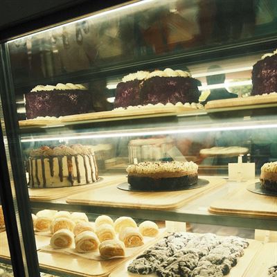 Mommylou Cafe & Restaurant