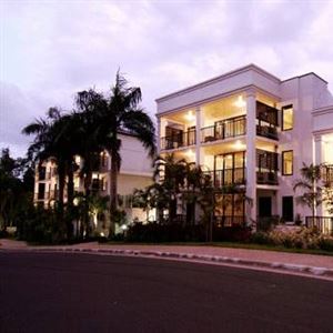 Elysium Apartments Palm Cove
