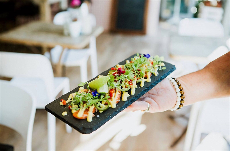 10 Hastings Street Cafe, Noosa Heads Cafe Restaurant Menu, Phone