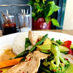 Papaya Thai Eatery & Cafe