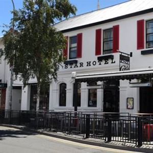 Star Bar Cafe & Hotel