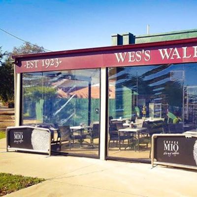 Wes's Walkabout Cafe