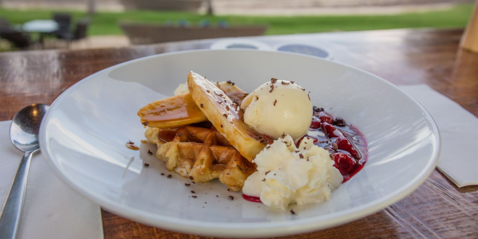 Northerlies Beach Bar and Grill, Airlie Beach Menus, Phone, Reviews