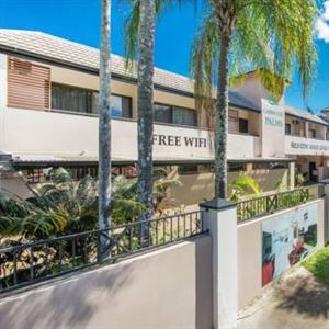 Cairns City Palms