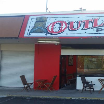 Outlaw Pizza