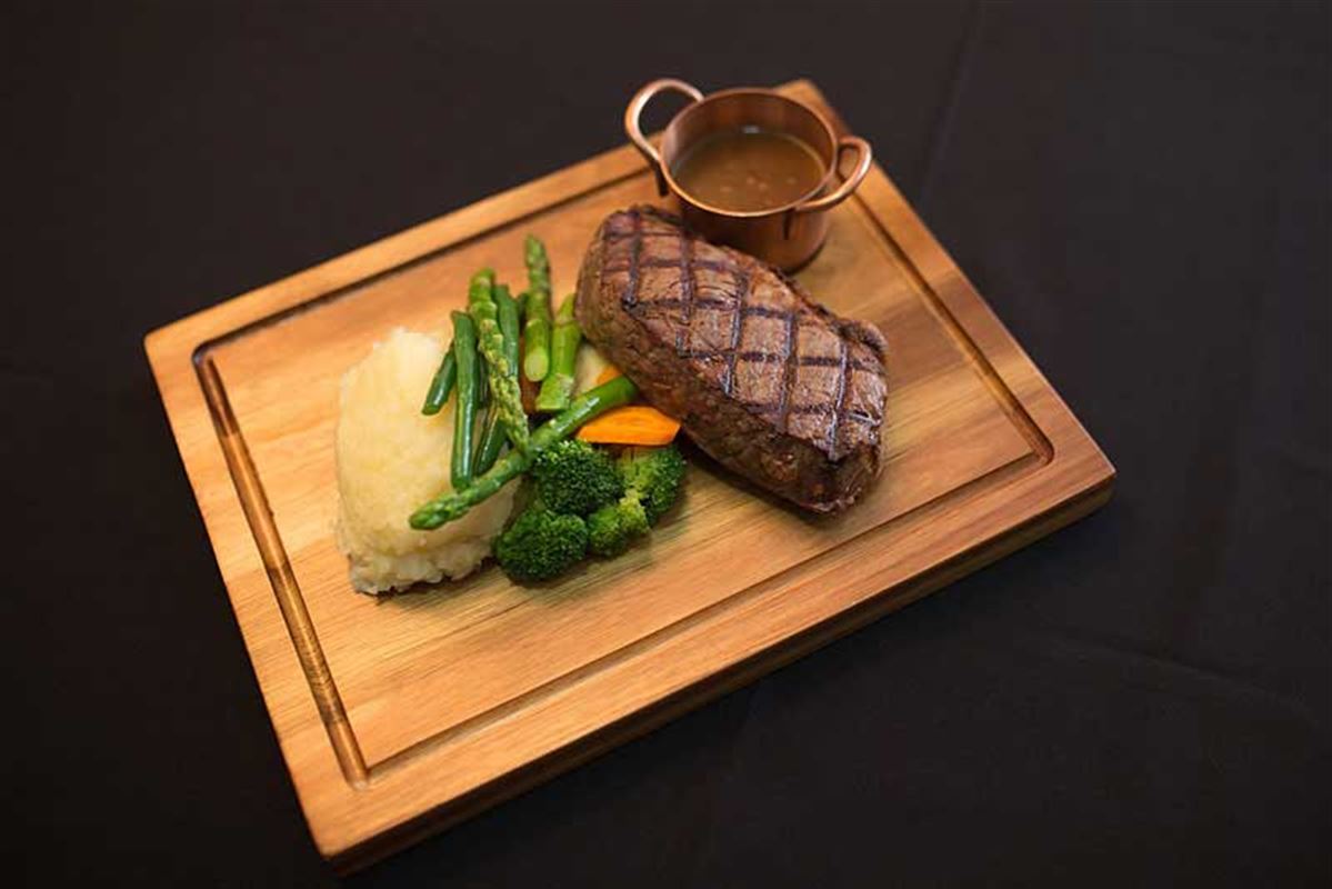 Great Western Hotel, Rockhampton Pub Food Restaurant Menu, Phone