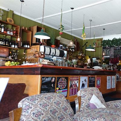 Shady Palms Cafe & Bar