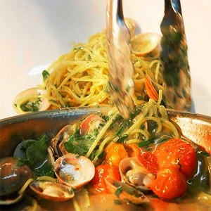 Spaghetti with Vongole and Cherry Tomato