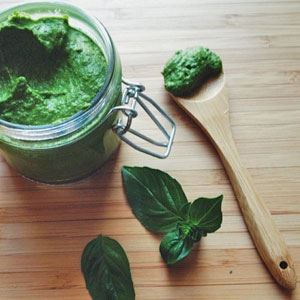 Spinach, Basil and Cashew Dip