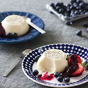 Vanilla Panna Cotta with Berry Coulis - By Ian Thorpe