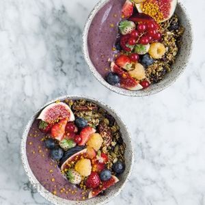 Berry and Spinach Smoothie Bowl