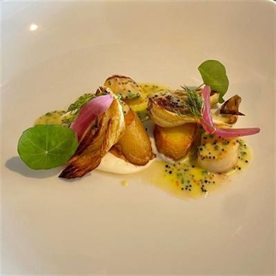 Hokkaido Scallops, Fennel and Goats' Cheese Puree, Citrus and Caviar - Chef Recipe by Ben Achurch