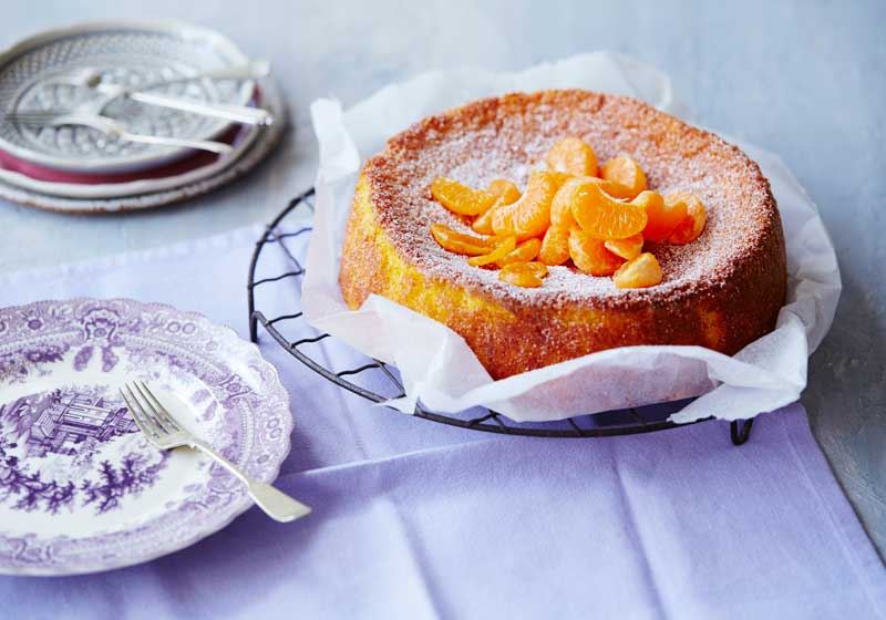 Mandarin and Almond Cake - Recipe by 4 Ingredients