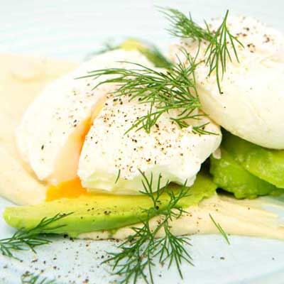 Poached Eggs with Avo and Hummus - Recipe by 4 Ingredients