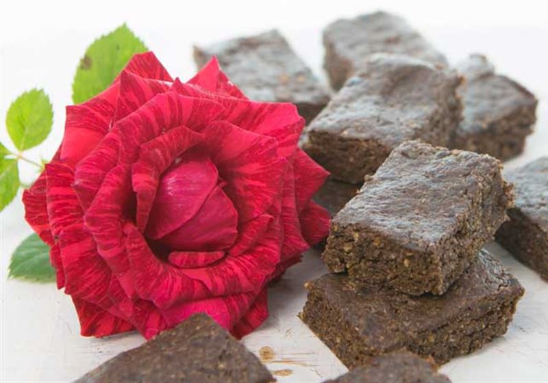 Raw Chocolate Brownie - Recipe by 4 Ingredients