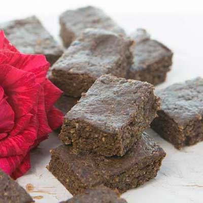 Raw Chocolate Brownie - Recipe by 4 Ingredients