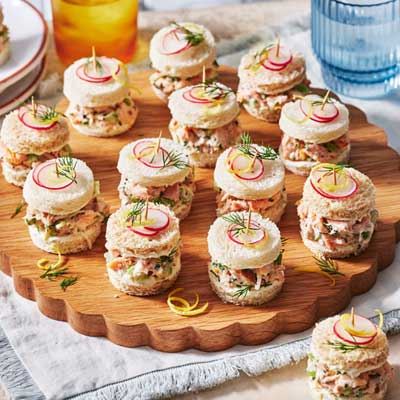 Salmon and Cream Cheese Sandwich Bites