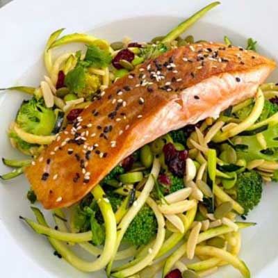 Low-carb Sesame Salmon Salad