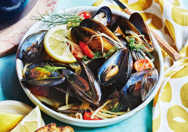 Mussels with Fennel, Tomato and Pepperberry