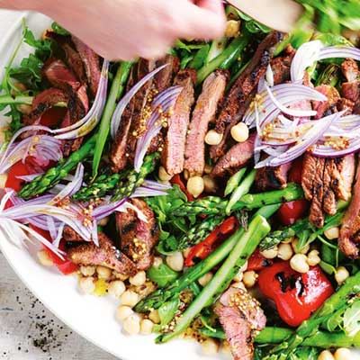 BBQ Steak, Asparagus, Capsicum and Rocket