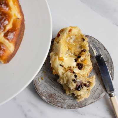 Tear and Share Maple Hot Cross Buns