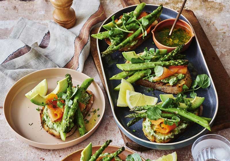 BBQ Asparagus and Salmon Bruschetta with Dill Sauce