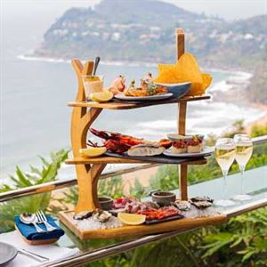 Summer dining by the Sea