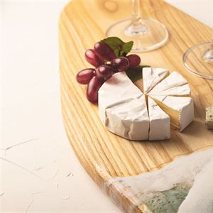 Sunday with Miss Lucy - Create A Resin Cheese Board