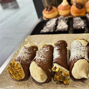 Have you tried our Cannoli's yet?