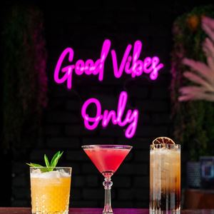 GOOD VIBES ONLY THIS WEEKEND AT NEW YORK BAR