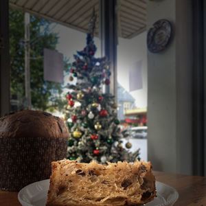 Panettone Cioccolato & Panettone Classico With Raisin And Orange