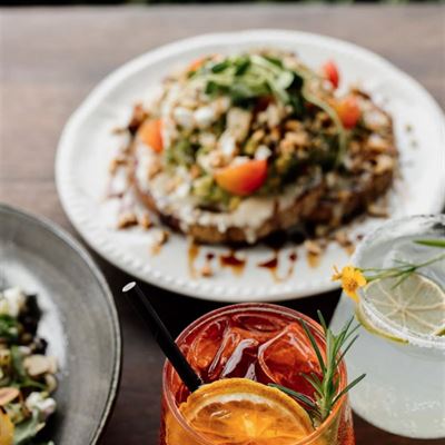 Pasture & Co.
