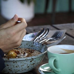 Winter Warmth: Maple Apple Porridge With Macadamia Nut Milk