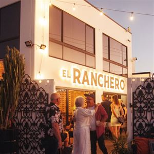 Give Back Month at Mo’s – Free Venue Hire for Gold Coast Charities!