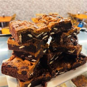 Leaning Tower of Biscoff Brownie 