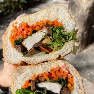 Vegetarian roll - Bánh Mì Chay