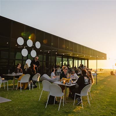 Vale Restaurant & Bar