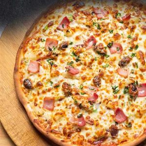 Sandy’s Bar + Grill Ultimate Feast