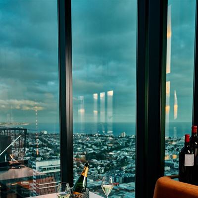 Strato Melbourne - Bar and Restaurant