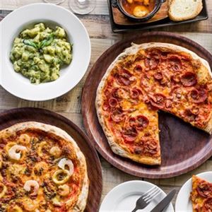 Pizza at Lipari Pizza Bar 