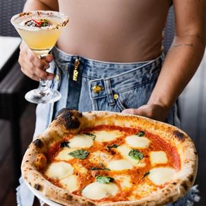 Happy Hour at Ozmosis Café Trattoria Bar!