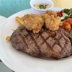 Aussie Classics Done Right at North Gregory Hotel