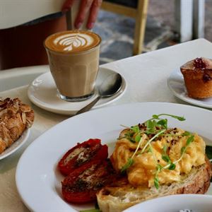 Breakfast at Kazzi