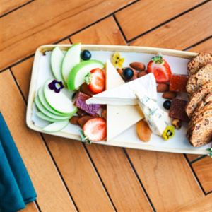 Sweet Moments at Sunset Bar & Grill