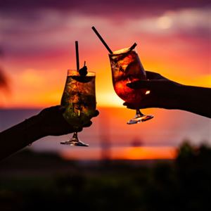 Sunset Sips – Crafted Cocktails Await