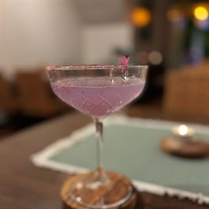 High Tide happy hour