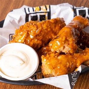 Sizzling Wings Await at BurgerMe