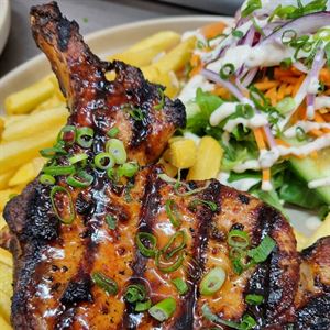 Hearty Pub Classics At Katoomba Hotel