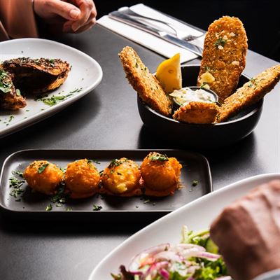 Mavs Greek Restaurant